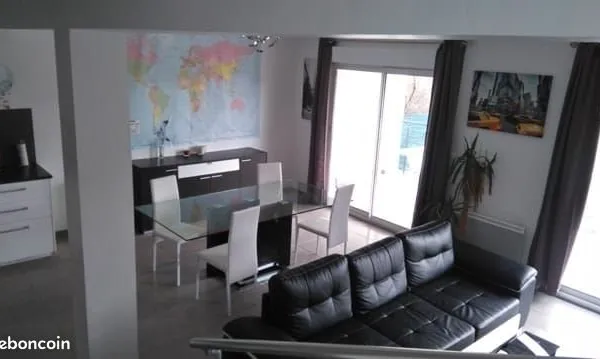 Maison mitoyenne a la robine sur galabre avec garage