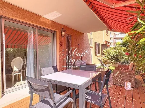 APPARTEMENT T2 REZ DE JARDIN PROCHE MER À VENDRE À CAVALAIRE SUR