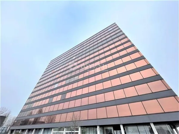 Bureau 3690 m²