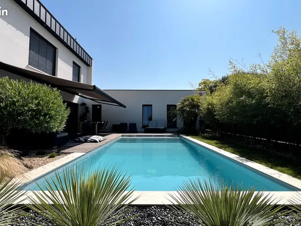 Maison 7 pièces 213 m²