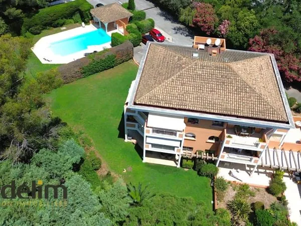 DERNIER ETAGE 4P 92 M2