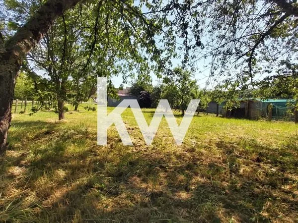 A VITREUX (39350), terrain constructible de 9a48ca au calme !