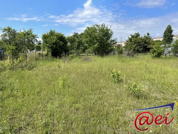 Terrain constructible de 1296 m²