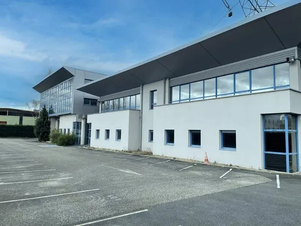 Local d'activité 4266 m²