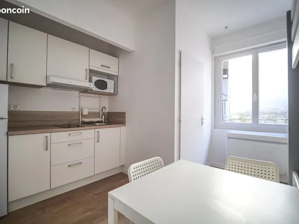 Studio 1 pièce 18 m²