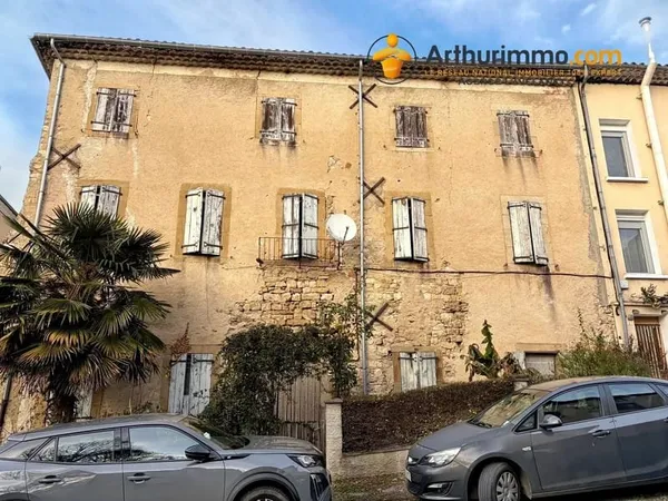 Maison de village spacieuse à Rivel - 8 chambres, 21 pièces