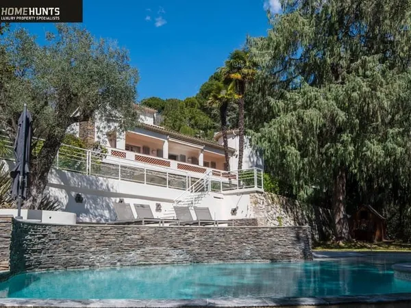 Maison 8 pièces 333 m²