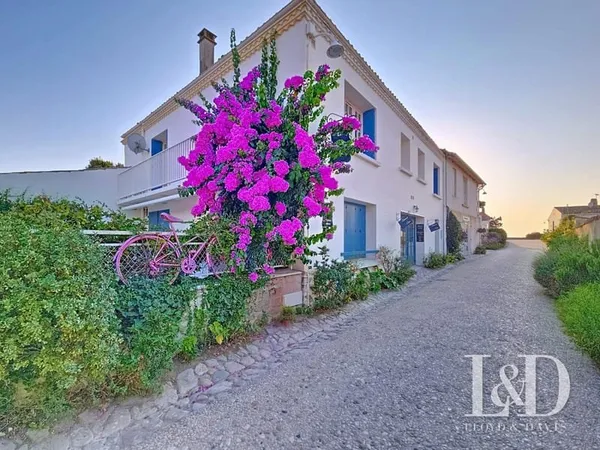 Rare à Talmont-sur-Gironde - Propriété de caractère au coe