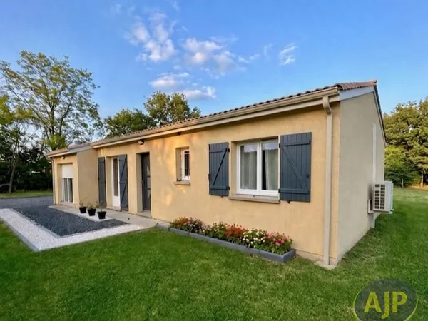 Maison avec garage, 3 chambres et 1 bureau face aux vignes !