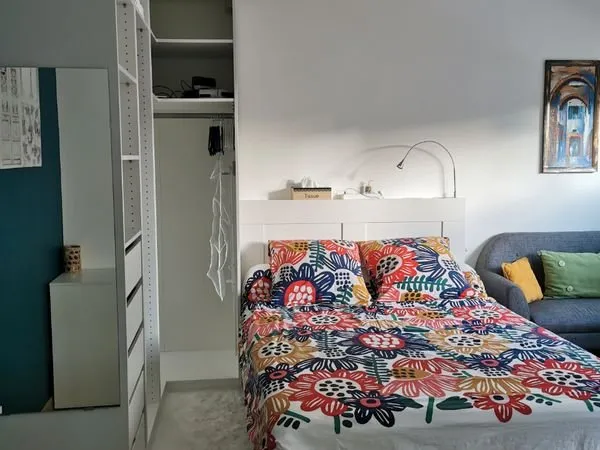 Chambre de 14,35m2 pour étudiantE, ménage compris