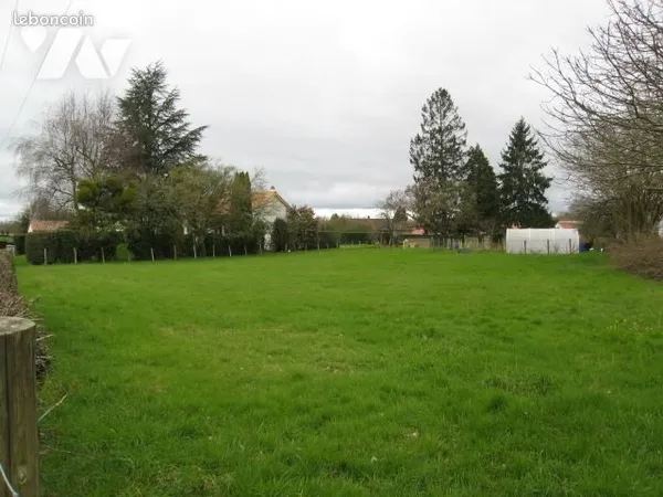 Terrain 1035 m² COURLAY
