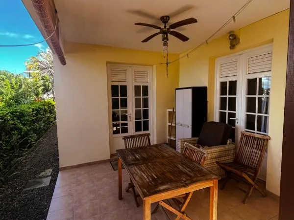 TROIS ILETS / ANSE A L'ANE - BAS DE VILLA T2 PROCHE PLAGE
