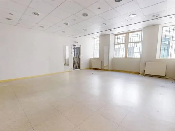 Local d'activité 69 m²