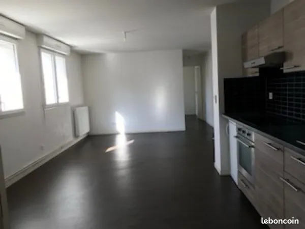 T3 dispo juillet 56 m2 rué Gourgouillon