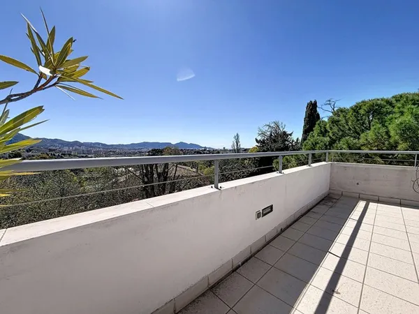 Appartement 5 pièces 97 m²