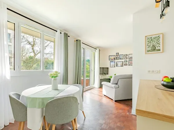 Saint Cloud Pasteur - Appartement de 57,32 m2 carrez avec ba