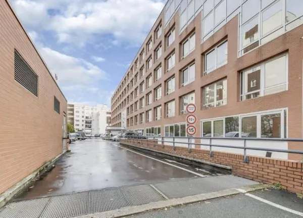 Bureau 6517 m²