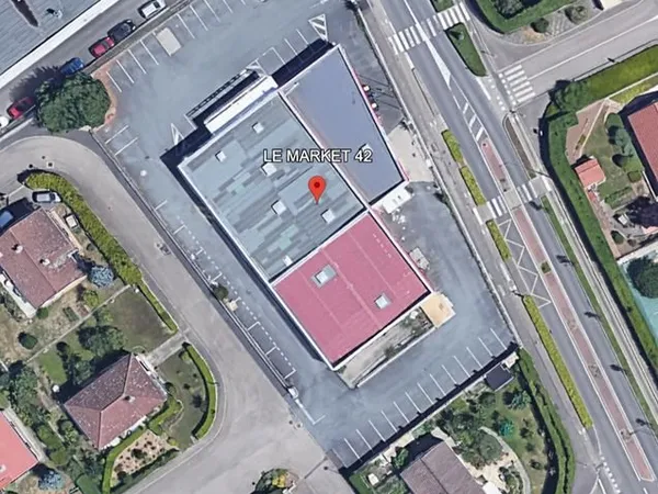 Local supermarché 1280 m²