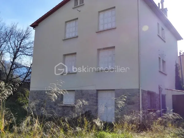 Maison 9 pièces 210 m²
