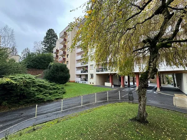 Appartement de 91 m2 SH avec balcon, cave et grenier proche du centre