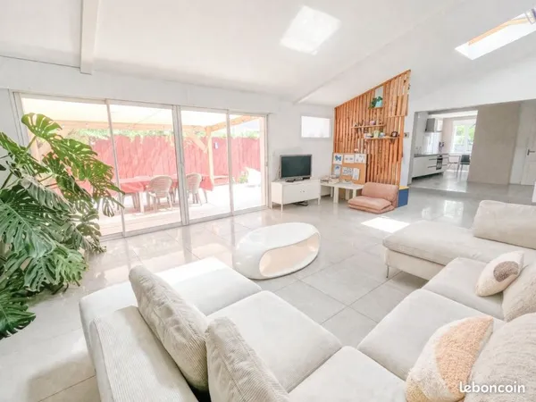 Maison rénovée + dépendance - revenus locatifs - 174 m²