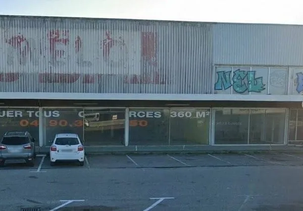 Local commercial 250 m²