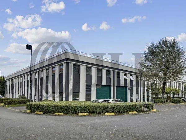 Local d'activité 1501 m²