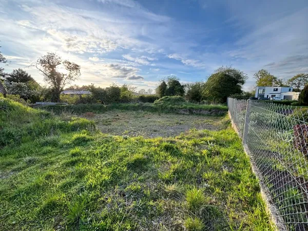 Terrain 605 m²
