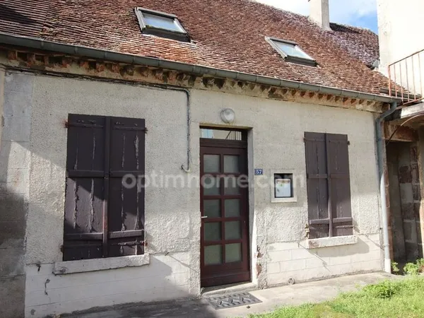 VAILLY SUR SAULDRE, capitale du pays fort, maison de trois pièces entièrement à rénover avec petit j