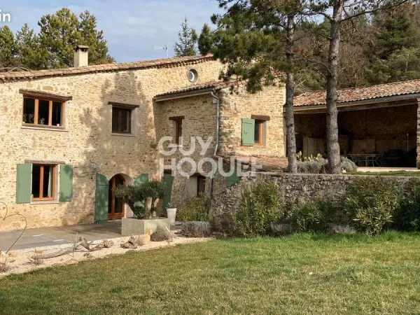 Propriété 6 pièces 167 m²