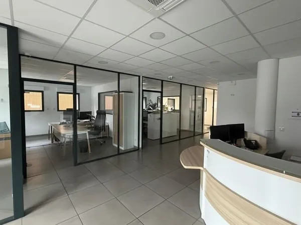 Bureau 533 m²
