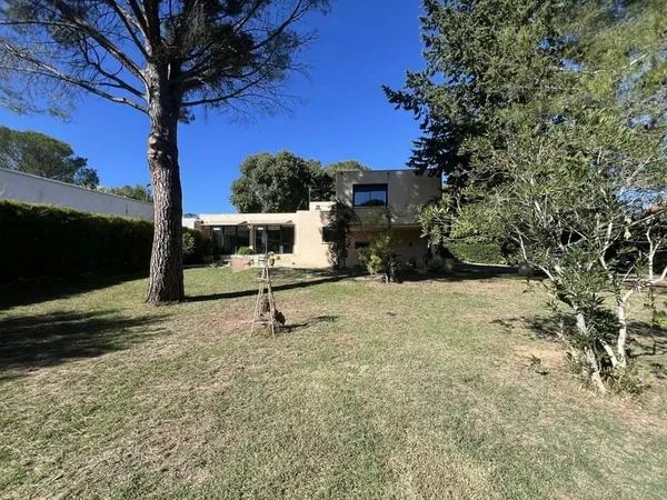 Nîmes, quartier Planette, villa 200m² sur 1500m², 4 chambres, garage, abri-voiture