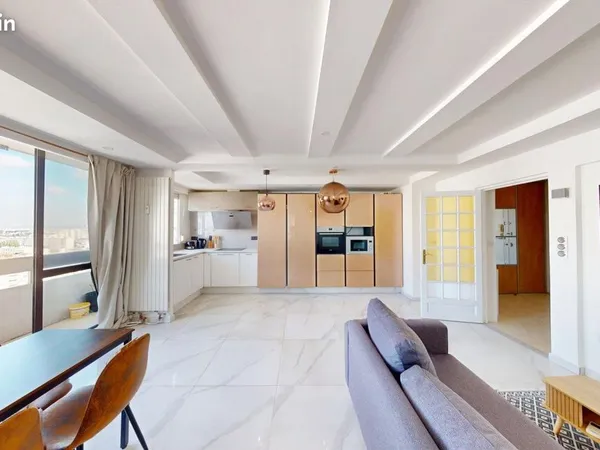 Chambre 5 pièces 100 m²