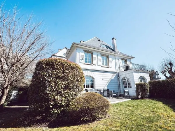 Maison 8 pièces 200 m²