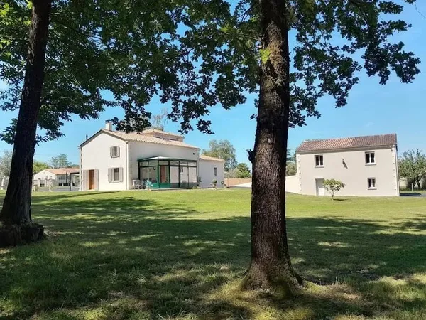 Maison 9 pièces 223 m²