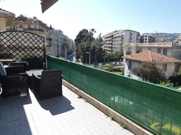 2P Terrasse et jardin Bas Georges V Libération