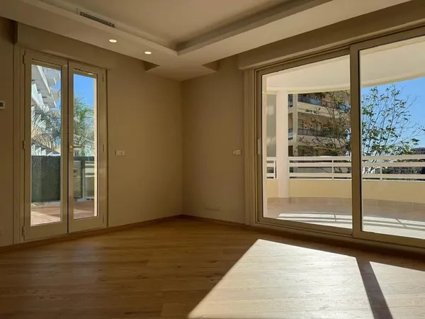 BEAUSOLEIL GUYNEMER - SPACIEUX 3 PIECES AVEC BALCONS ET TERRASSE - PARKING ET CAVE