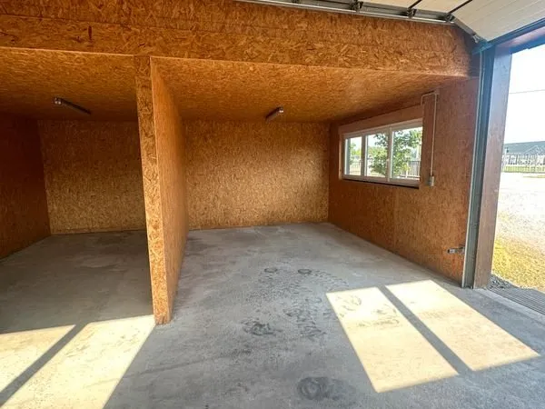Location garage petit hangar de stockage ou de travail