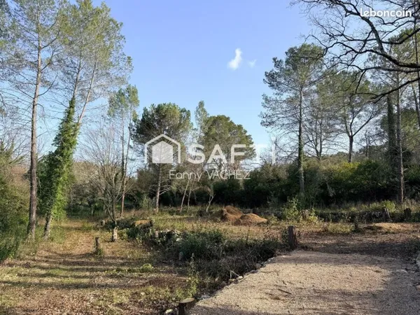 Terrain 2235 m² TOURRETTES
