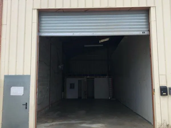 A louer dépôt 140m2 bompas