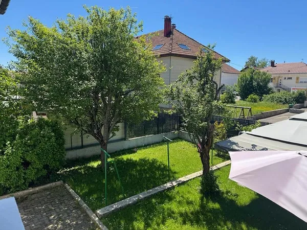 Maison 8 pièce(s) 181 m2