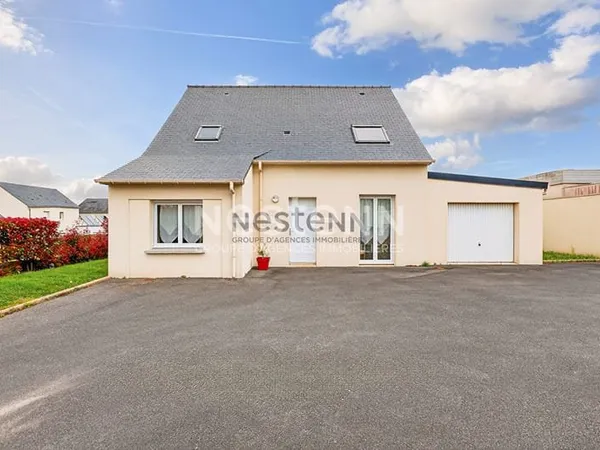 Contemporaine aux portes de Lamballe Rare à la vente ! Vivable de plain pied, proche des commodités 