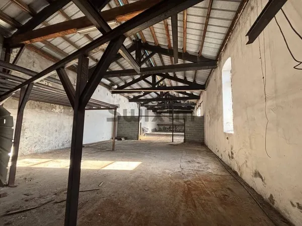 Local commercial 404 m²