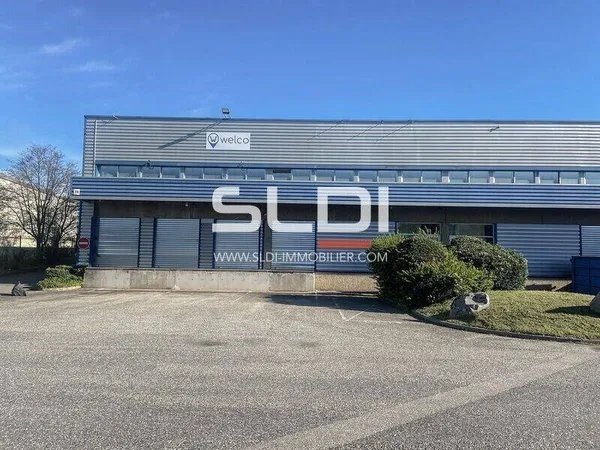 Local d'activité 1150 m²