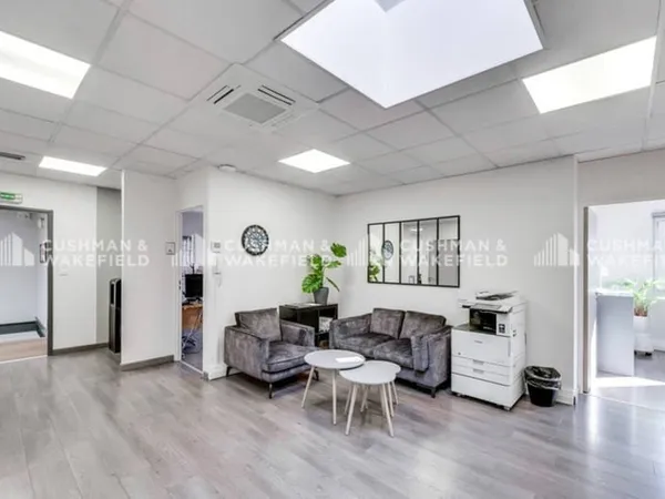Bureaux 390 m²