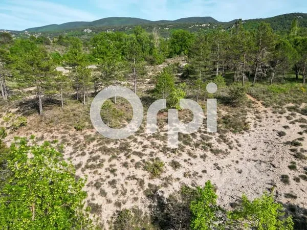 Terrain 4840 m²