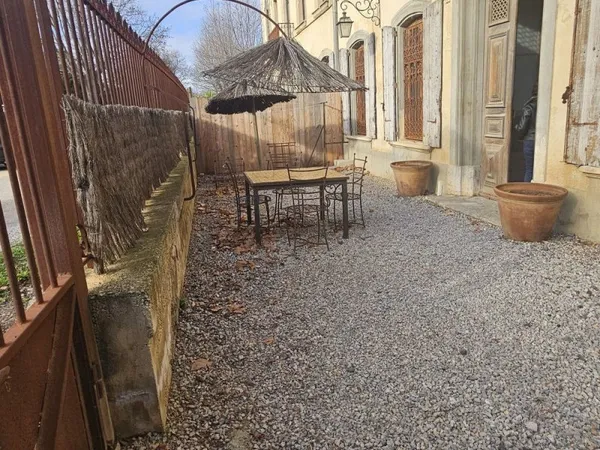 PROCHE CANAL et plages T2 Bis avec jardin parkings