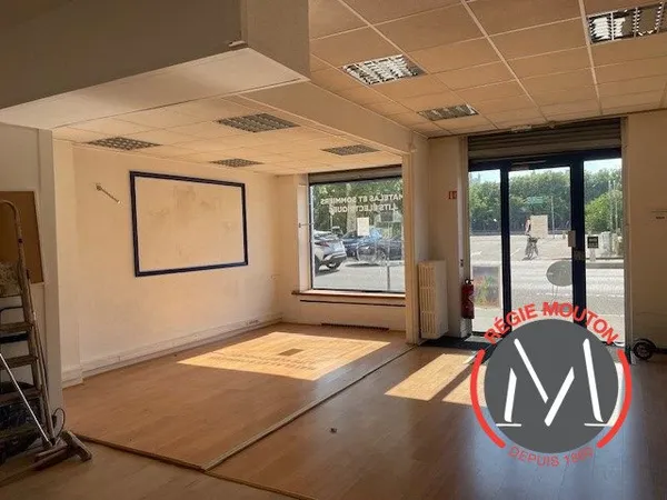 Local commercial 120 m²