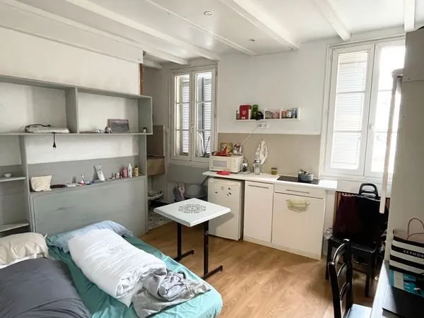 RARE - Plateau 100 m² à fort potentiel - À 200 m de la gare