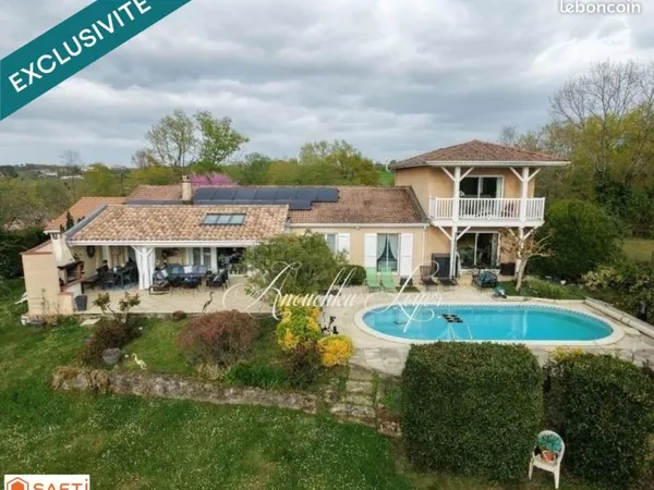 Propriété 7 pièces 217 m²